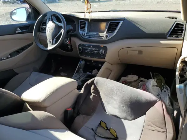 KM8J3CA41JU659550 2018 HYUNDAI TUCSON - Image 8