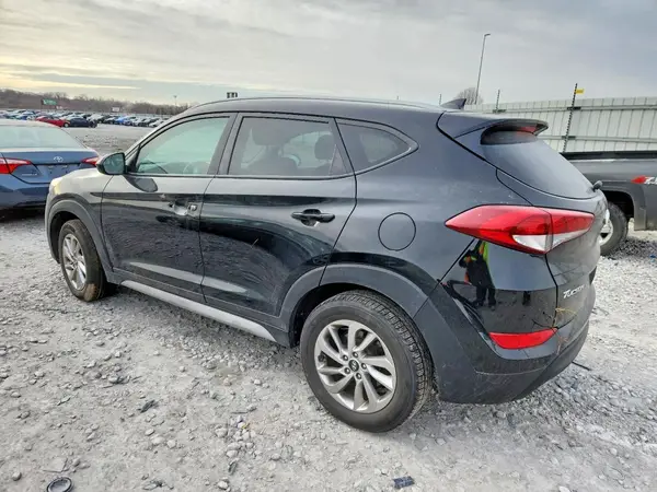 KM8J3CA41JU666952 2018 HYUNDAI TUCSON - Image 2