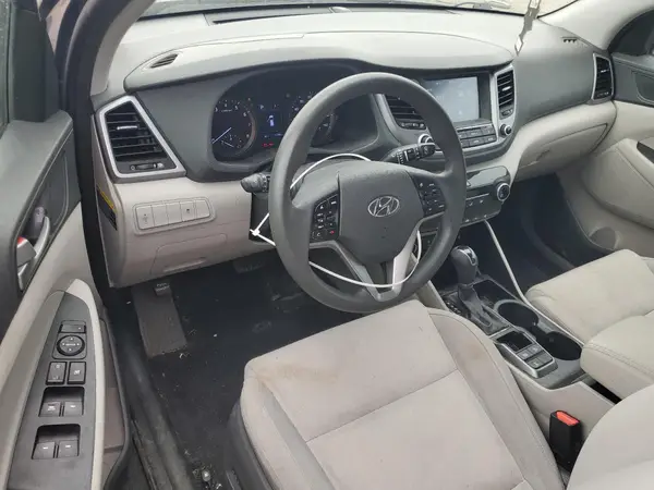 KM8J3CA41JU667504 2018 HYUNDAI TUCSON - Image 8