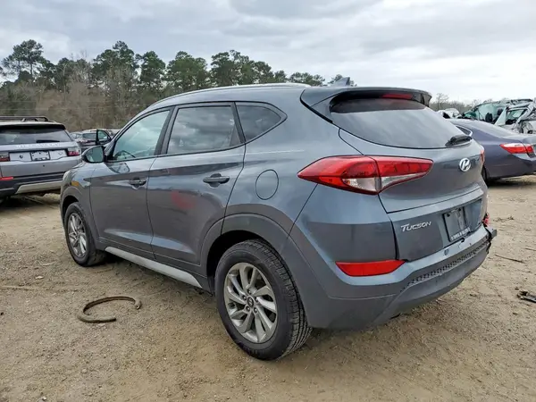 KM8J3CA41JU668524 2018 HYUNDAI TUCSON - Image 2