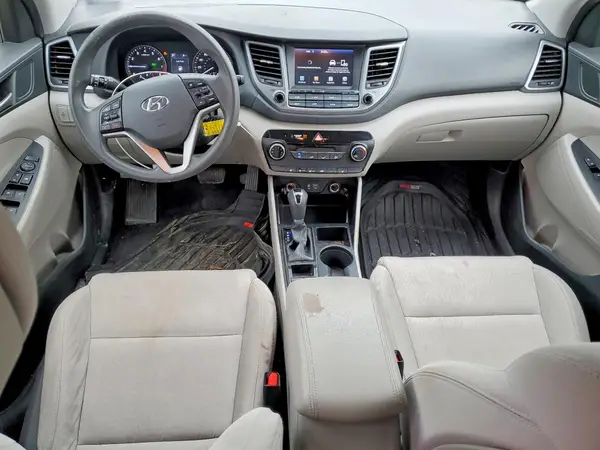 KM8J3CA41JU668524 2018 HYUNDAI TUCSON - Image 8