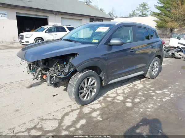 KM8J3CA41JU668894 2018 HYUNDAI TUCSON - Image 2