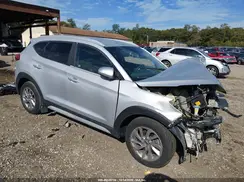 KM8J3CA41JU669656 2018 HYUNDAI TUCSON