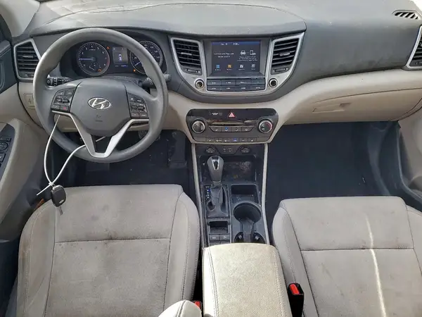 KM8J3CA41JU674632 2018 HYUNDAI TUCSON - Image 8