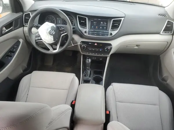 KM8J3CA41JU674694 2018 HYUNDAI TUCSON - Image 8