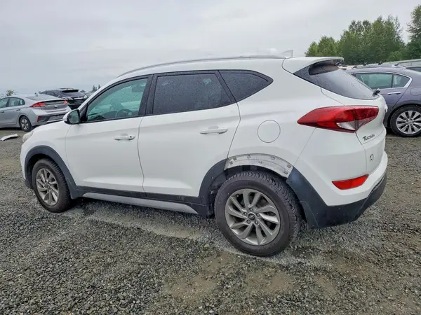 KM8J3CA41JU676946 2018 HYUNDAI TUCSON - Image 2