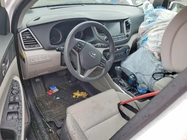 KM8J3CA41JU676946 2018 HYUNDAI TUCSON - Image 8