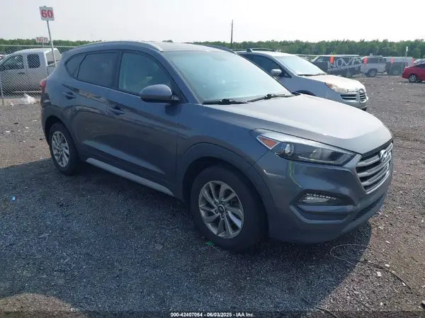 KM8J3CA41JU679992 2018 HYUNDAI TUCSON - Image 1