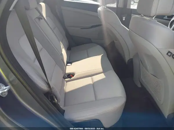 KM8J3CA41JU679992 2018 HYUNDAI TUCSON - Image 8