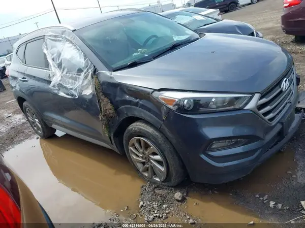 KM8J3CA41JU680169 2018 HYUNDAI TUCSON - Image 1