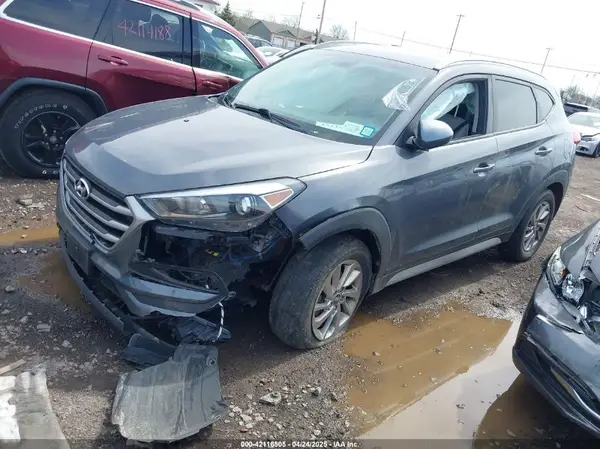 KM8J3CA41JU680169 2018 HYUNDAI TUCSON - Image 2