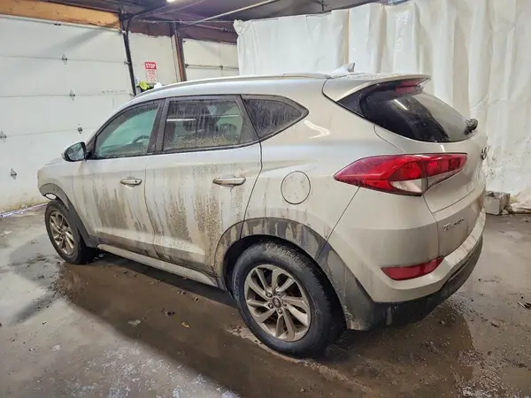 KM8J3CA41JU683265 2018 HYUNDAI TUCSON - Image 2
