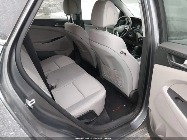 KM8J3CA41JU684206 2018 HYUNDAI TUCSON - Image 8