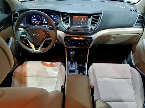 KM8J3CA41JU684688 2018 HYUNDAI TUCSON - Image 8