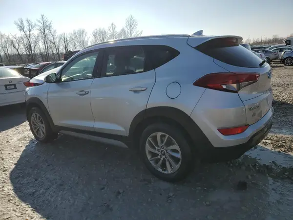 KM8J3CA41JU693777 2018 HYUNDAI TUCSON - Image 2