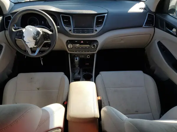 KM8J3CA41JU693777 2018 HYUNDAI TUCSON - Image 8