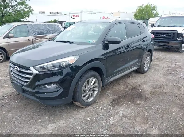 KM8J3CA41JU696839 2018 HYUNDAI TUCSON - Image 2