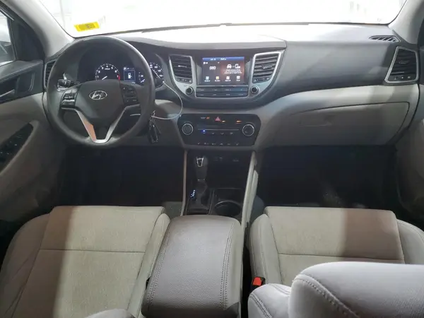KM8J3CA41JU697991 2018 HYUNDAI TUCSON - Image 8