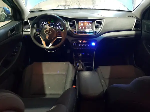 KM8J3CA41JU698767 2018 HYUNDAI TUCSON - Image 8