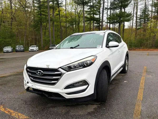 KM8J3CA41JU714885 2018 HYUNDAI TUCSON - Image 2