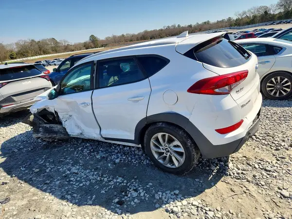 KM8J3CA41JU720556 2018 HYUNDAI TUCSON - Image 2