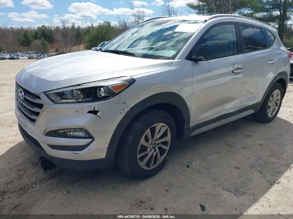 KM8J3CA41JU725000 2018 HYUNDAI TUCSON - Image 2