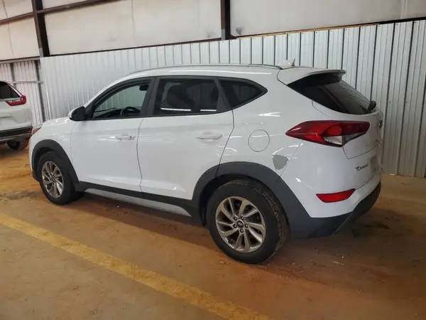 KM8J3CA41JU727913 2018 HYUNDAI TUCSON - Image 2