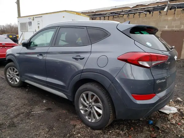 KM8J3CA41JU734697 2018 HYUNDAI TUCSON - Image 2