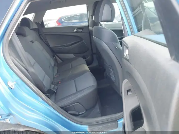 KM8J3CA41JU737244 2018 HYUNDAI TUCSON - Image 8