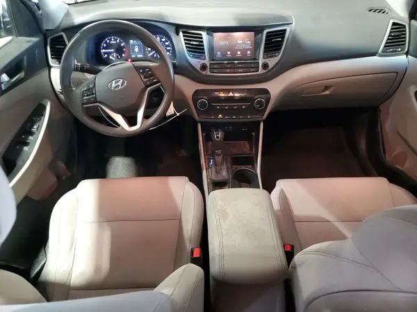 KM8J3CA41JU741116 2018 HYUNDAI TUCSON - Image 8