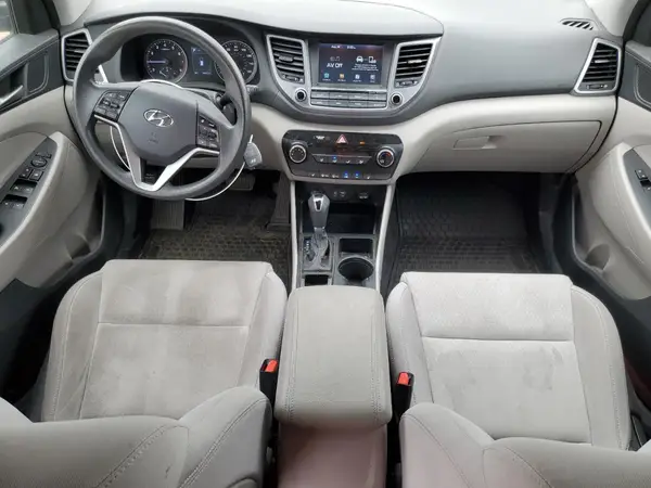 KM8J3CA41JU753945 2018 HYUNDAI TUCSON - Image 8