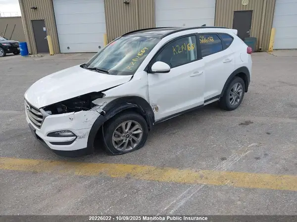 KM8J3CA41JU754108 2018 HYUNDAI TUCSON - Image 2