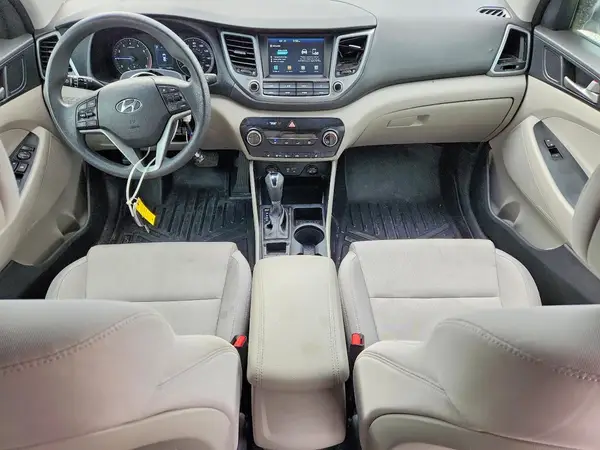 KM8J3CA41JU756201 2018 HYUNDAI TUCSON - Image 8