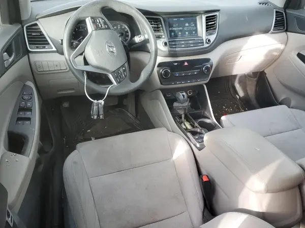 KM8J3CA41JU759387 2018 HYUNDAI TUCSON - Image 8