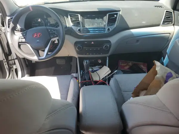 KM8J3CA41JU759454 2018 HYUNDAI TUCSON - Image 8