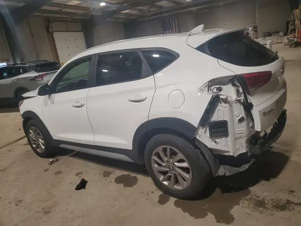 KM8J3CA41JU759678 2018 HYUNDAI TUCSON - Image 2