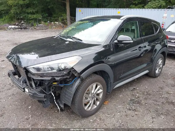 KM8J3CA41JU760460 2018 HYUNDAI TUCSON - Image 2