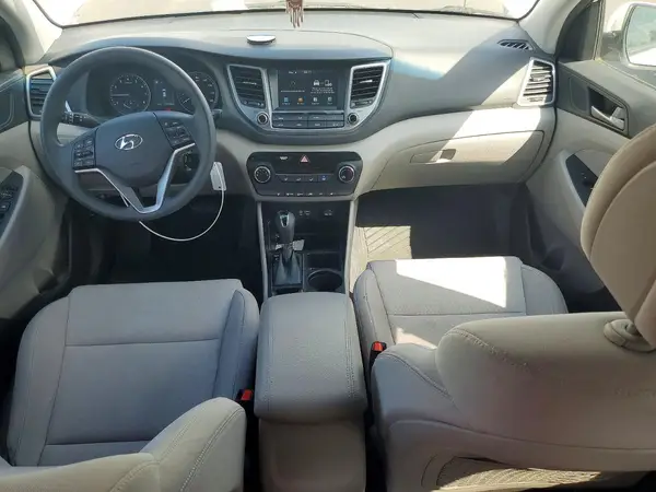 KM8J3CA41JU764380 2018 HYUNDAI TUCSON - Image 8