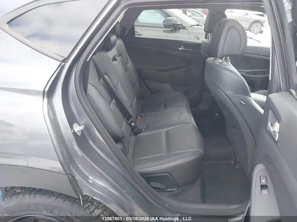 KM8J3CA41JU766095 2018 HYUNDAI TUCSON - Image 8