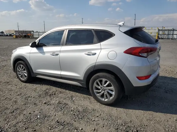 KM8J3CA41JU771460 2018 HYUNDAI TUCSON - Image 2