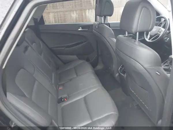 KM8J3CA41JU783351 2018 HYUNDAI TUCSON - Image 8