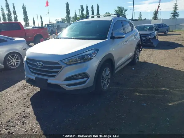 KM8J3CA41JU786587 2018 HYUNDAI TUCSON - Image 2