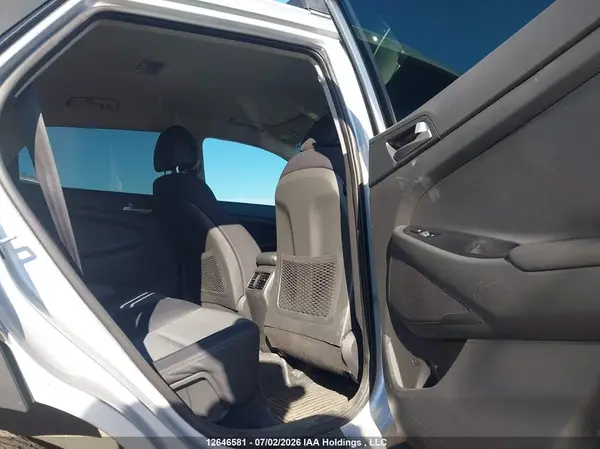 KM8J3CA41JU786587 2018 HYUNDAI TUCSON - Image 8