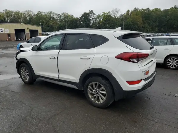 KM8J3CA41JU788257 2018 HYUNDAI TUCSON - Image 2
