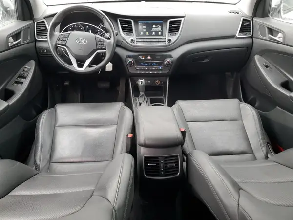 KM8J3CA41JU803954 2018 HYUNDAI TUCSON - Image 8