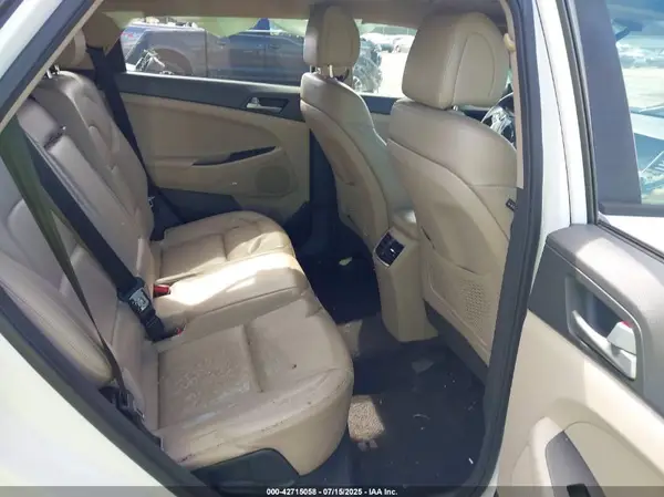 KM8J3CA41JU810726 2018 HYUNDAI TUCSON - Image 8