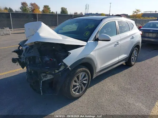 KM8J3CA41JU813223 2018 HYUNDAI TUCSON - Image 2