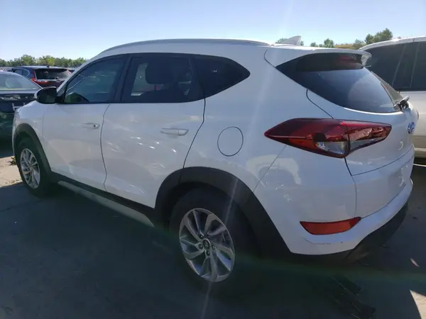 KM8J3CA41JU817255 2018 HYUNDAI TUCSON - Image 2