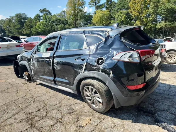 KM8J3CA41JU820446 2018 HYUNDAI TUCSON - Image 2