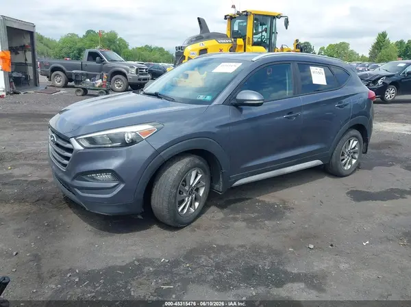 KM8J3CA41JU832788 2018 HYUNDAI TUCSON - Image 2